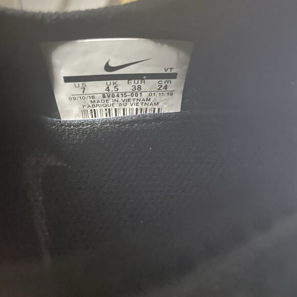 Nike Epic Phantom React Flyknit Women's 7 Black Running Shoes Athletic Sneakers - Picture 8 of 8